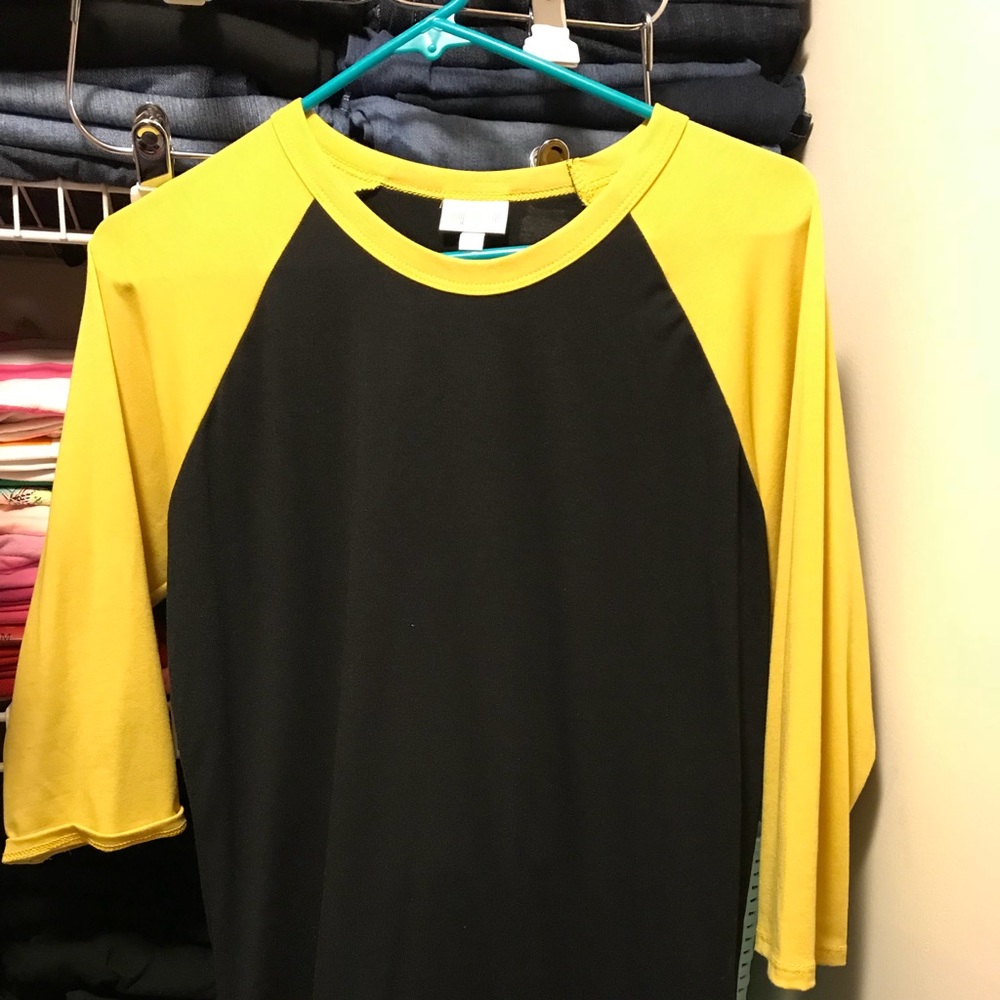 EUC LuLaRoe Randy Tee Size Medium